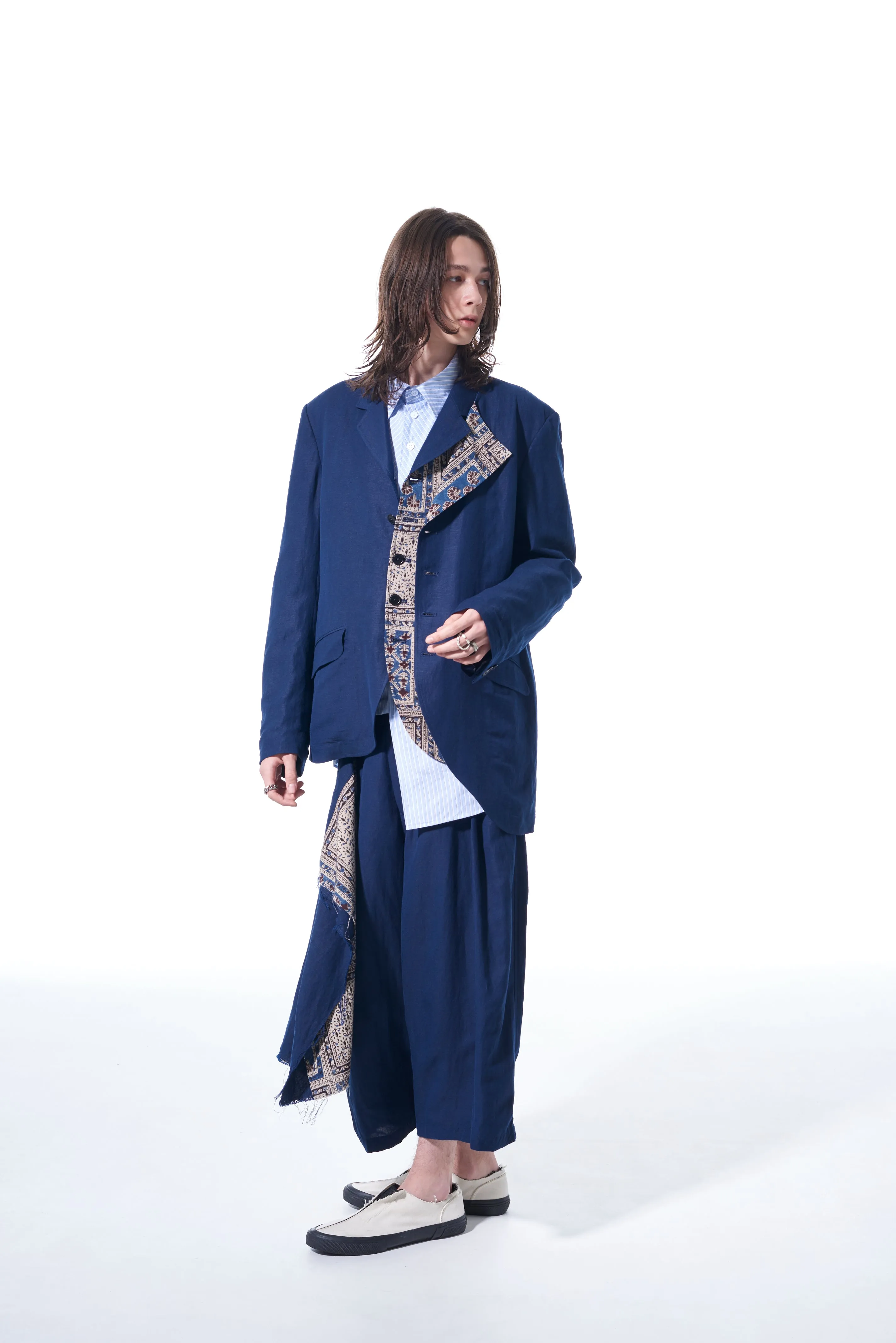 LINEN/RAYON EASY CLOTH INDIAN BLOCK SQUARE PRINT JACKET WITH DOUBLE-TAILORED LEFT FRONT