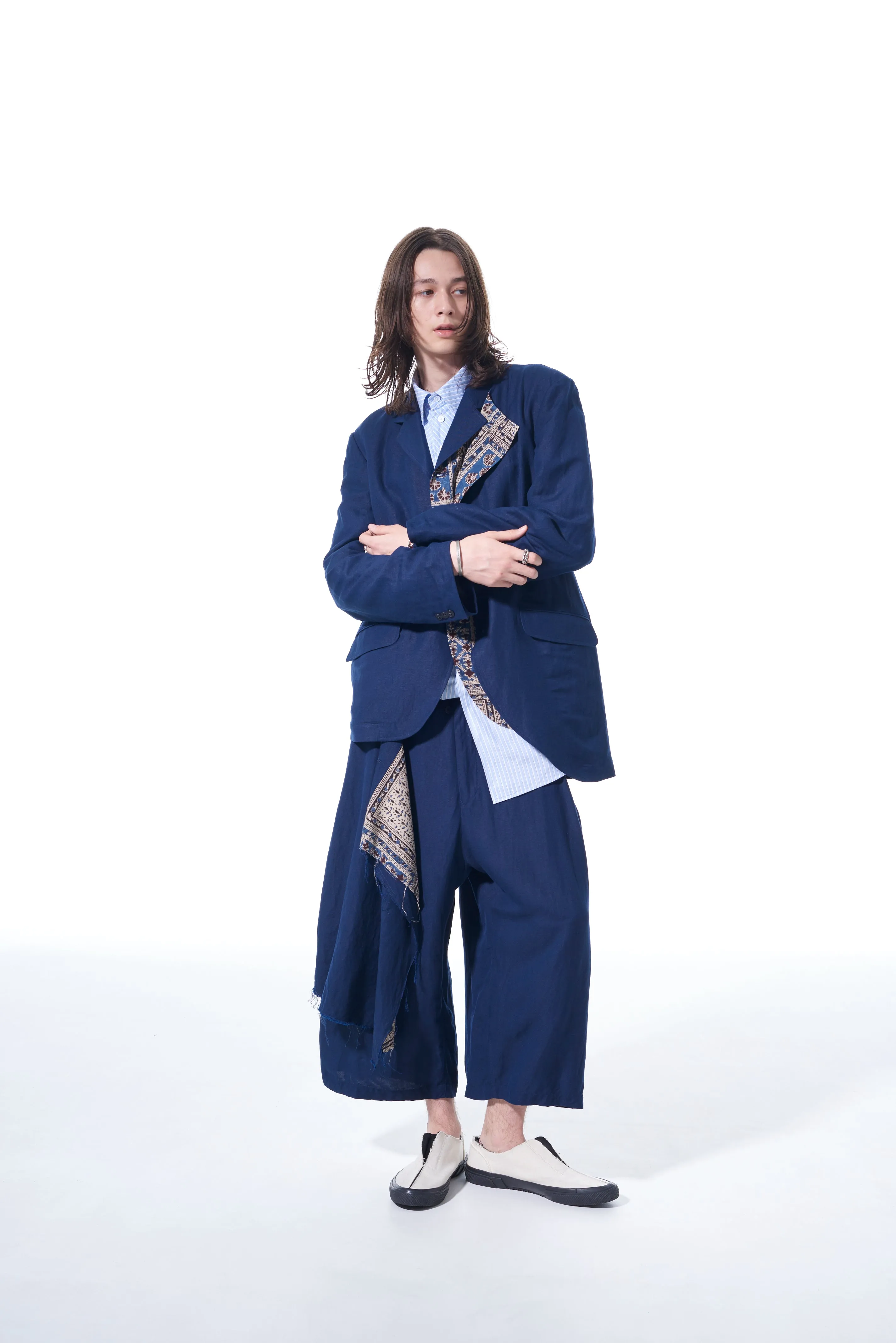 LINEN/RAYON EASY CLOTH INDIAN BLOCK SQUARE PRINT JACKET WITH DOUBLE-TAILORED LEFT FRONT